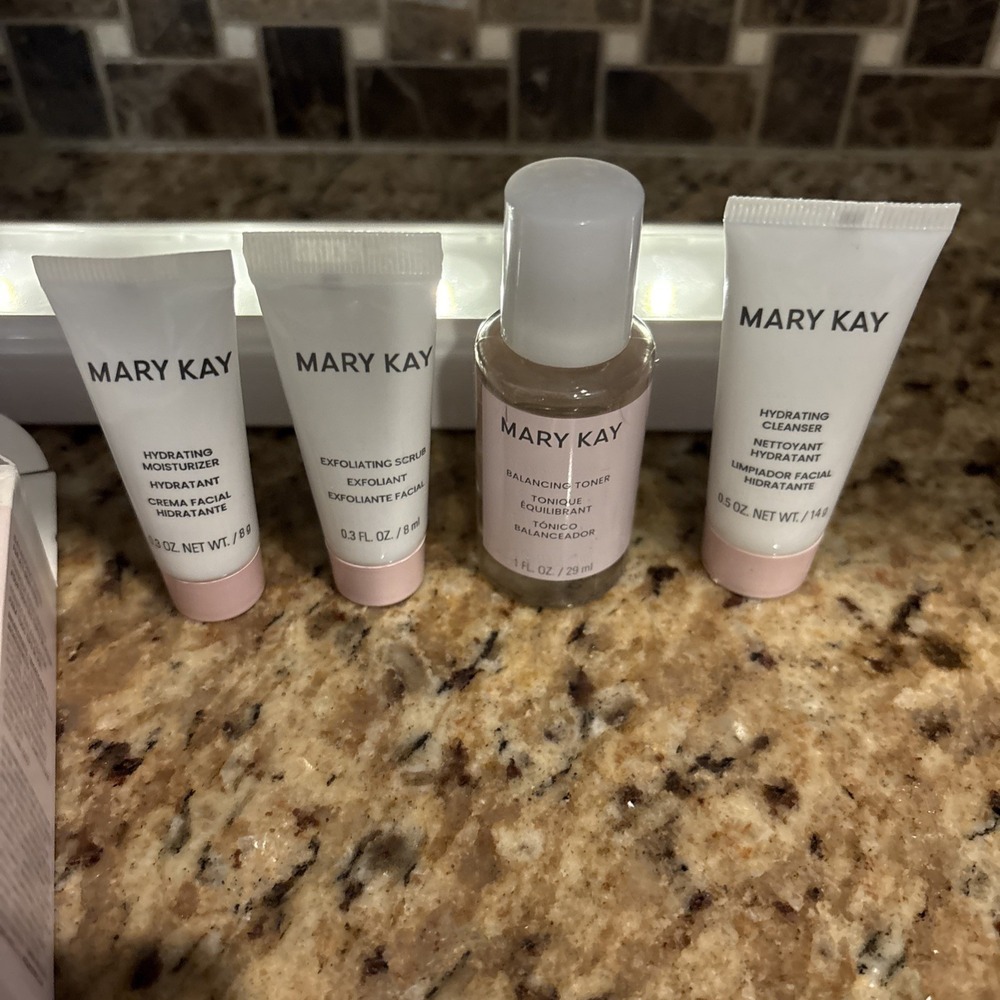 Mary Kay Hydrating Go Set FRESH Cleanser Toner Exfoliant‎ NEW EXP - Picture 4 of 4